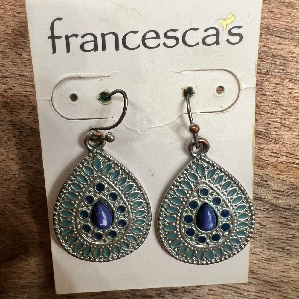 6 pairs Francesca’s earrings - Picture 6 of 7
